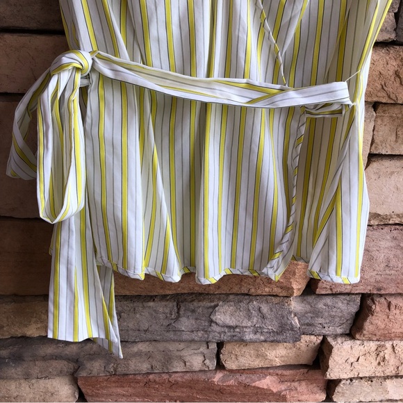 Express white yellow stripe cap short sleeve blouse NWT Large - Picture 4 of 14